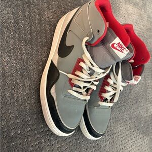 Nike Men's Gray and Black Sneakers with Red Accents